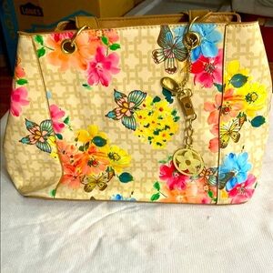 Bueno Floral Butterfly Print PURSE CLEAN MULTI POCKETS  Measures approx 15”x 10”